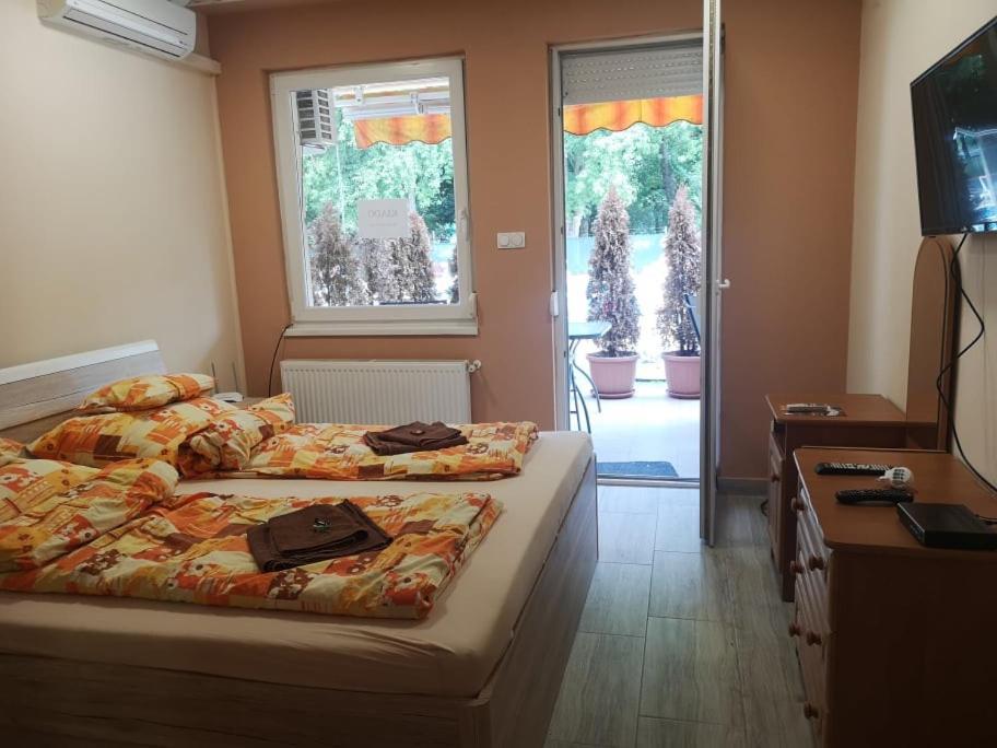 Relax Beach Apartman Хайдусобосло Экстерьер фото
